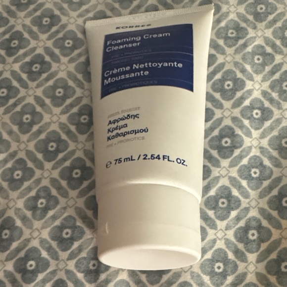 Korres Greek Yogurt foaming Cleanser - - Picture 3 of 3